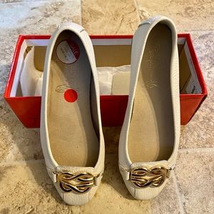 AEROSOLES white and gold flats in US size 8. They have never been worn.